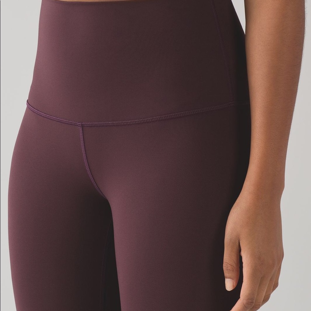 ⭐️NWOT LULULEMON Maroon luxtreme Wunder Under!🥇